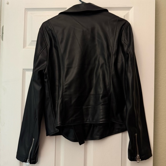 Torrid Faux Leather Asymmetrical Moto Jacket Size 2X - Picture 5 of 10
